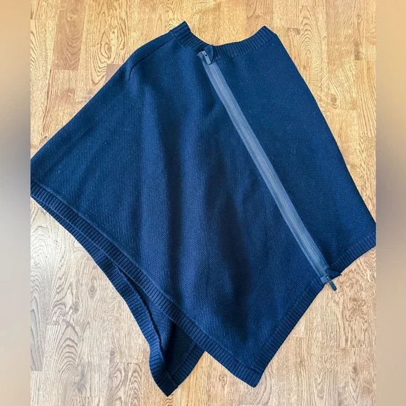 Lululemon🍋 On the Go Poncho Black Merino Wool One Size - Picture 6 of 13